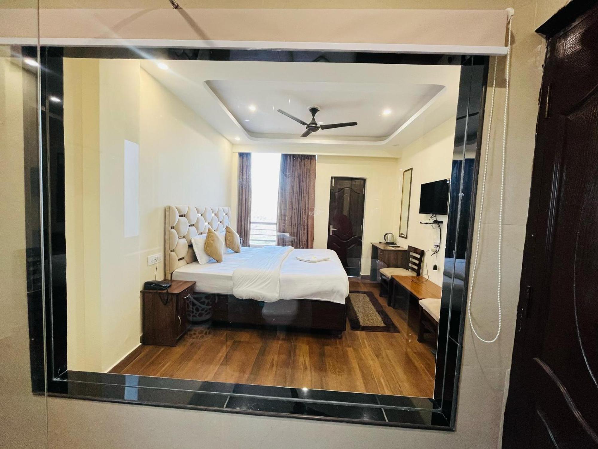 Bed and Breakfast Ambrosia Grand Shimla Exterior foto